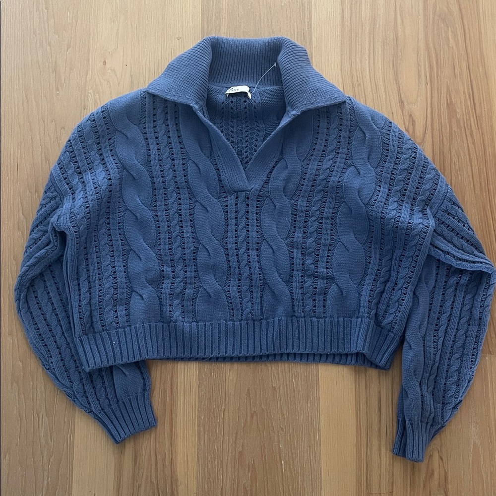Hollister NWOT Blue Cable Knit Cropped Sweater M